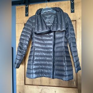 Calvin Klein Women’s Packable Lightweight Down Jacket